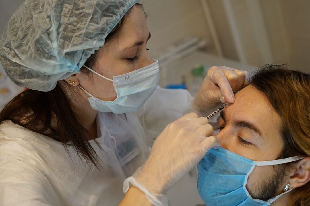 Botulinska terapija - injekcijski postopek za pomlajevanje obrazne kože