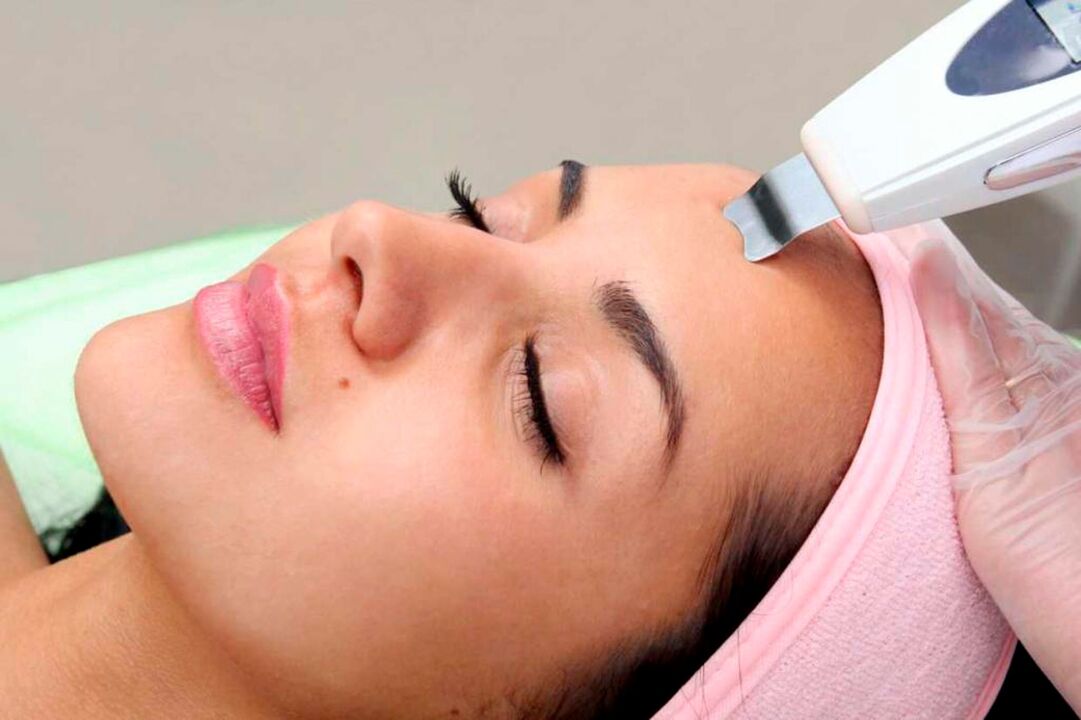 ultrazvočno čiščenje obraza za pomlajevanje